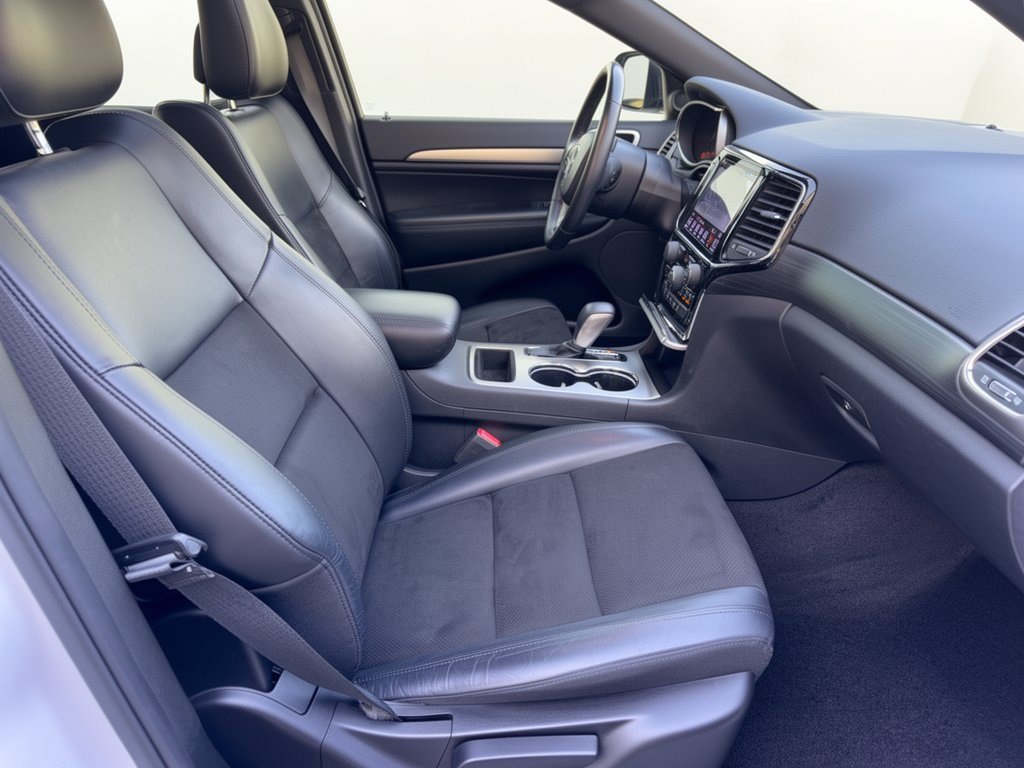 Used 2019 Jeep Grand Cherokee Altitude RWD image 30