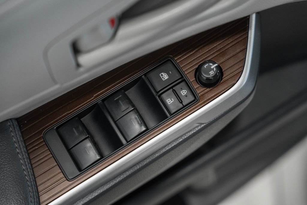 Used 2023 Toyota Sienna LE image 36