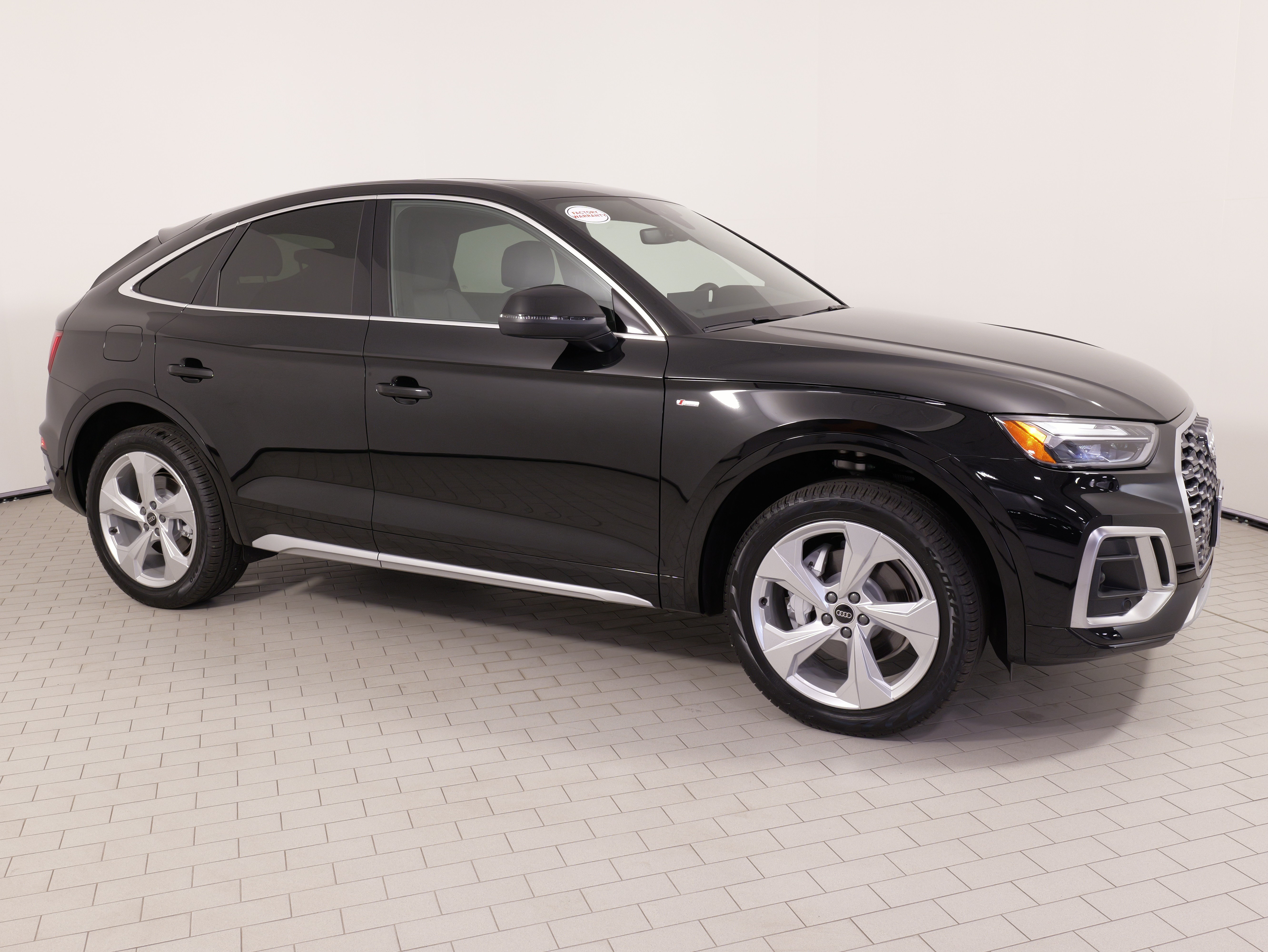 Used 2025 Audi Q5 2.0T Premium Plus w/ Premium Plus Package AWD/4WD image 10