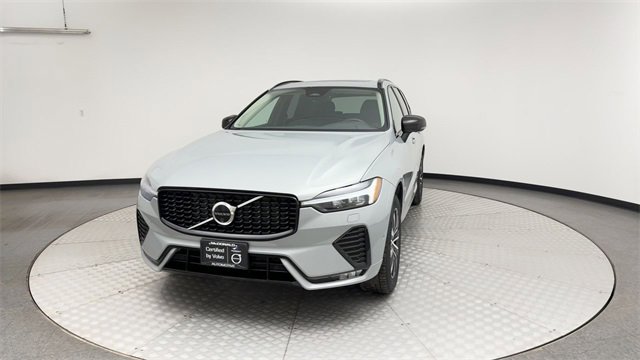 Used 2025 Volvo XC60 B5 Plus image 7