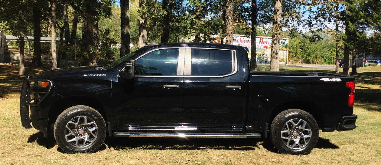 Used 2019 Chevrolet Silverado 1500 Custom w/ Custom Max Trailering Package AWD/4WD image 2