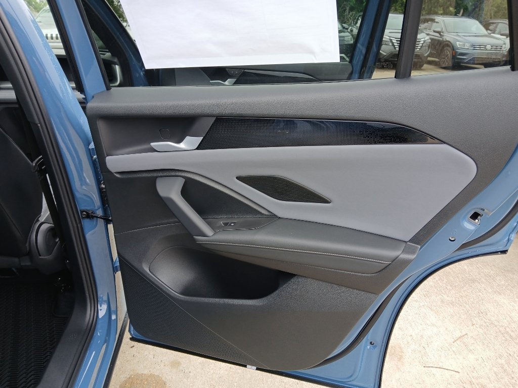 New 2026 Volkswagen Tiguan SE R-Line FWD image 20
