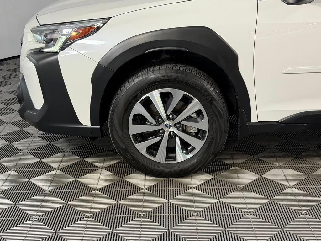 Used 2025 Subaru Outback Premium AWD/4WD image 11