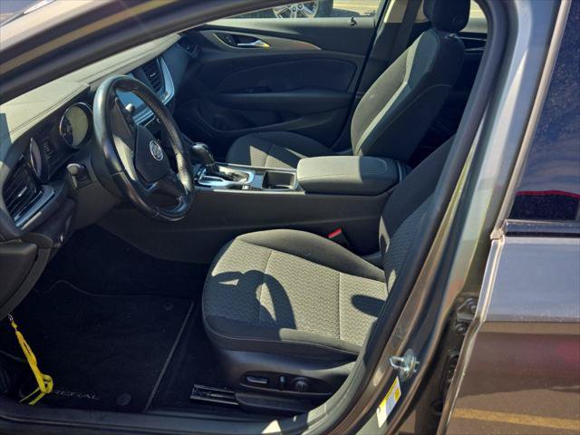 Used 2018 Buick Regal Preferred w/ Driver Confidence Package #1 FWD image 24