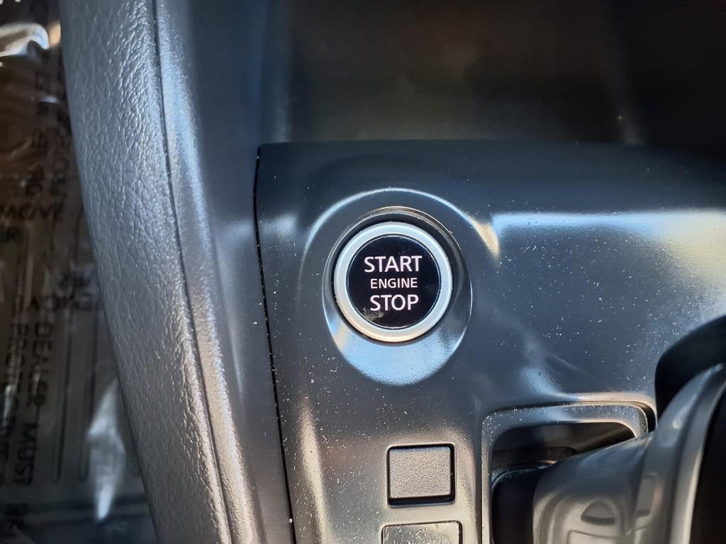 Used 2025 Nissan Kicks Play S image 8