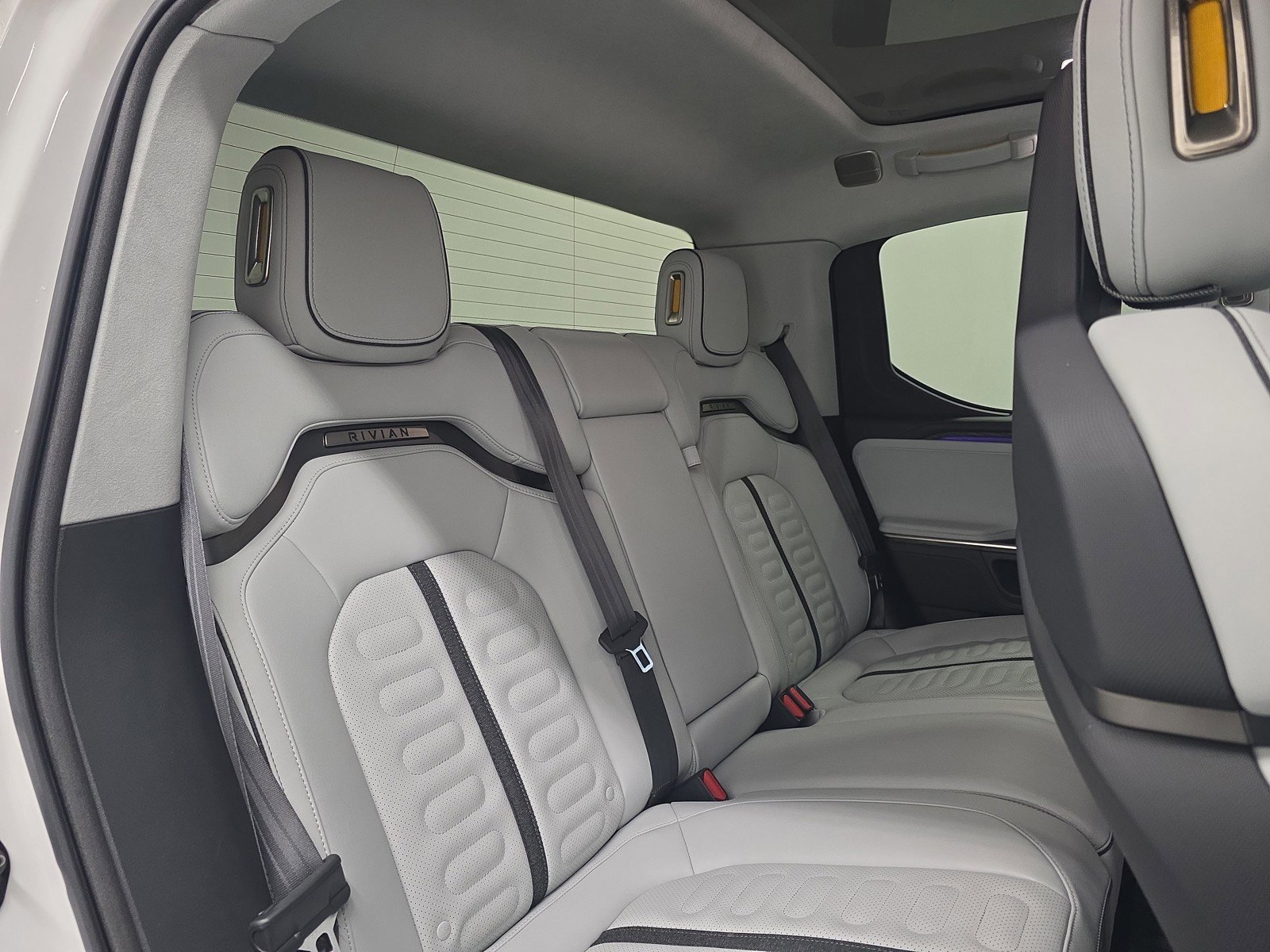 Used 2023 Rivian R1T Adventure AWD/4WD image 22