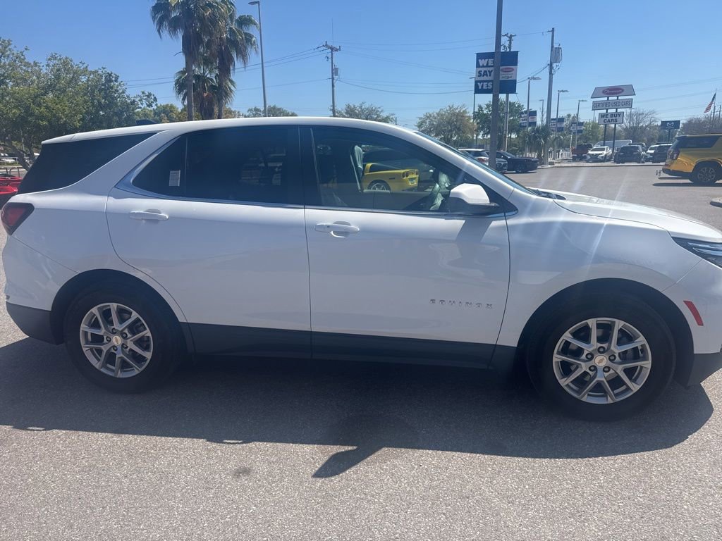 Used 2023 Chevrolet Equinox LT image 2