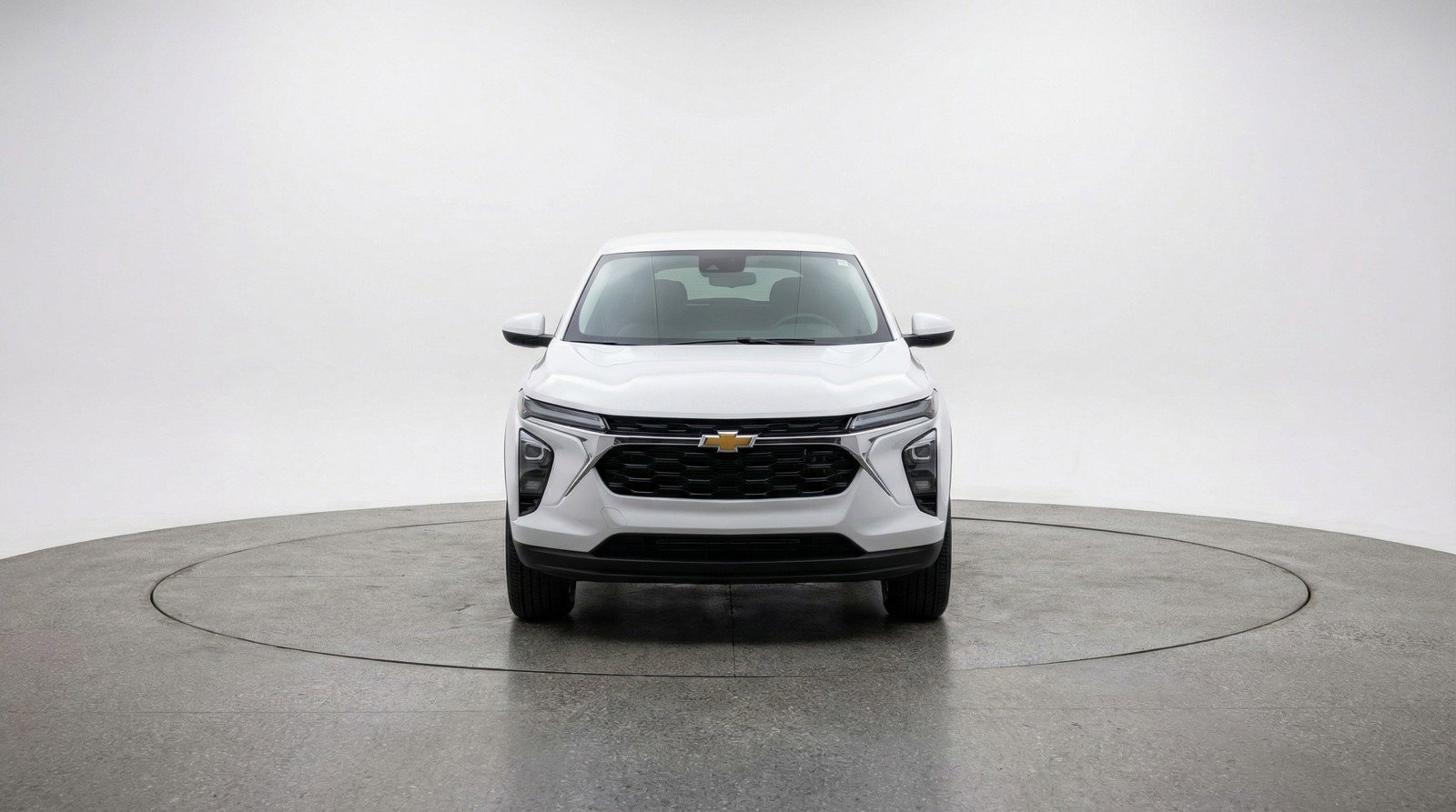Used 2025 Chevrolet Trax LT FWD image 2