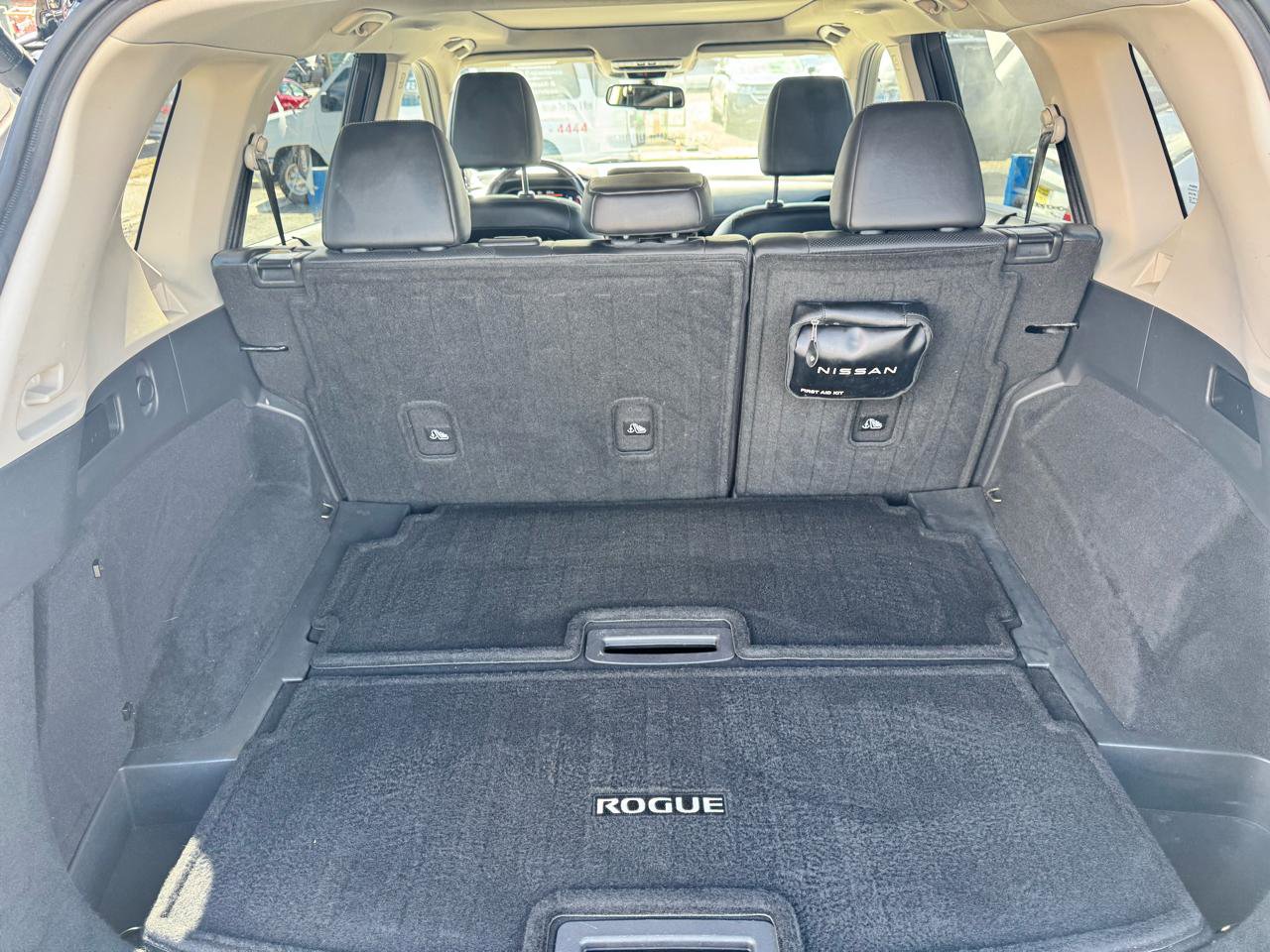 Used 2022 Nissan Rogue Platinum w/ Head-Up Display Package AWD/4WD image 12