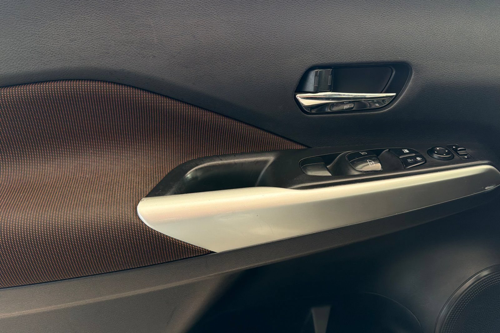 Used 2019 Nissan Kicks SR FWD image 11