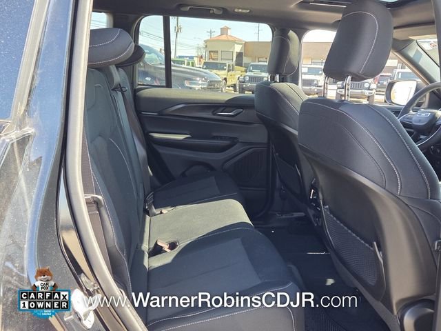 Used 2025 Jeep Grand Cherokee Laredo X w/ Luxury Tech Group I image 17