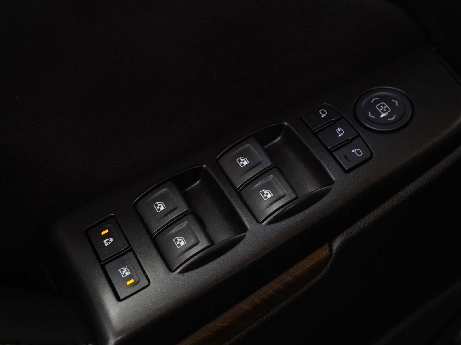 Used 2018 GMC Yukon Denali AWD/4WD image 25