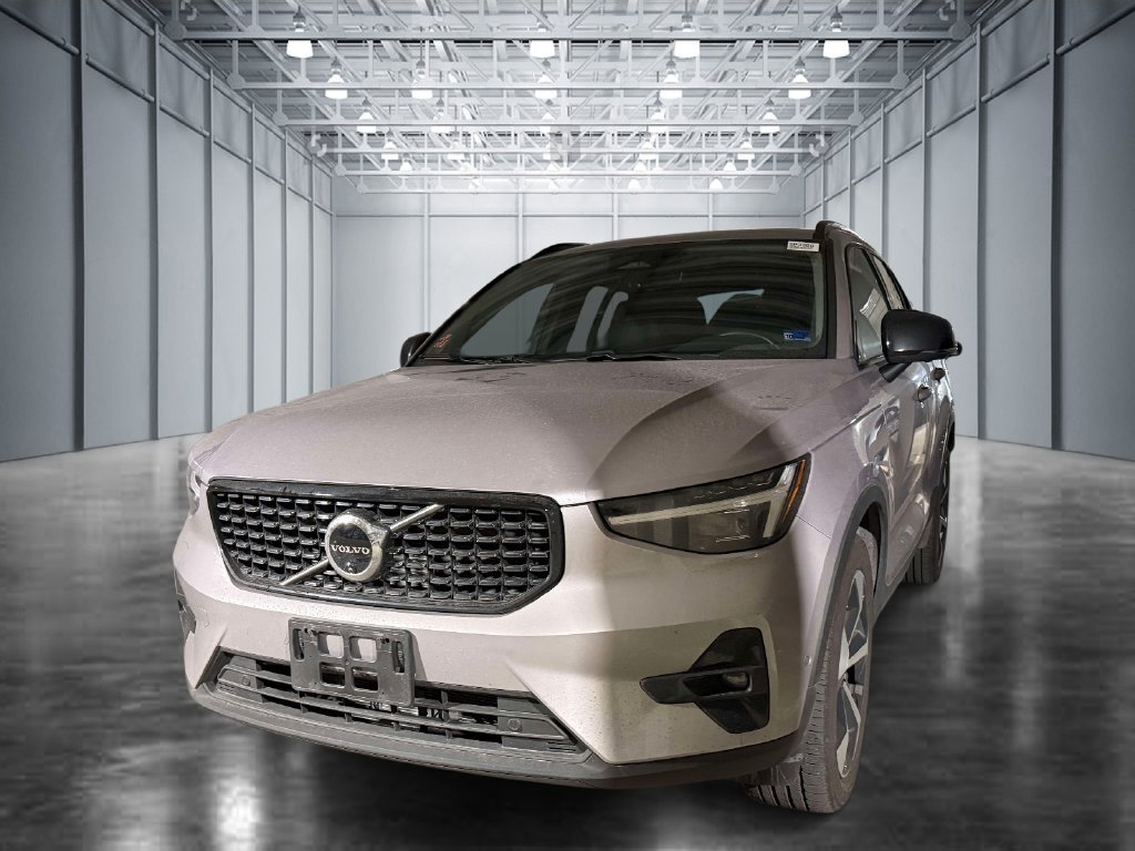 Used 2026 Volvo XC40 B5 Plus