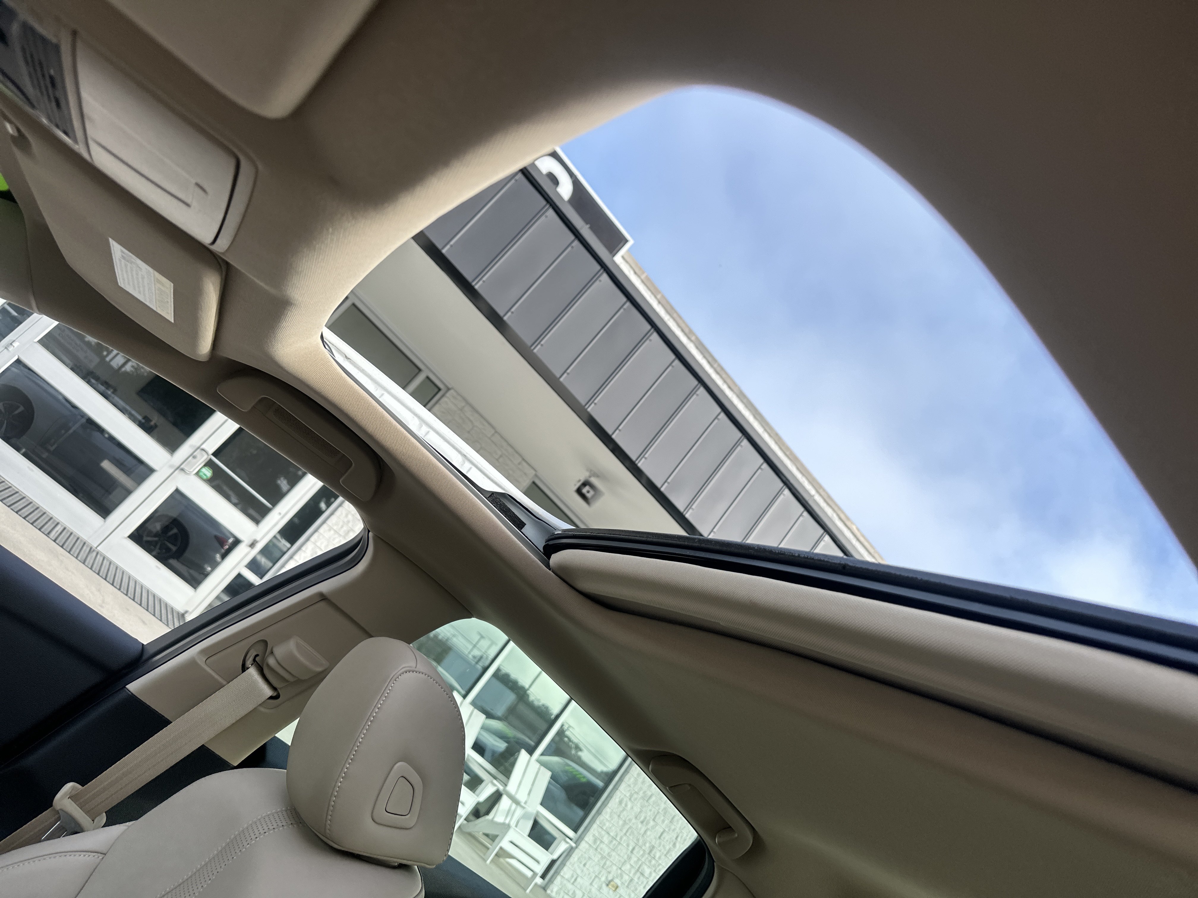 Used 2025 Acura TLX w/ Technology Package FWD image 11