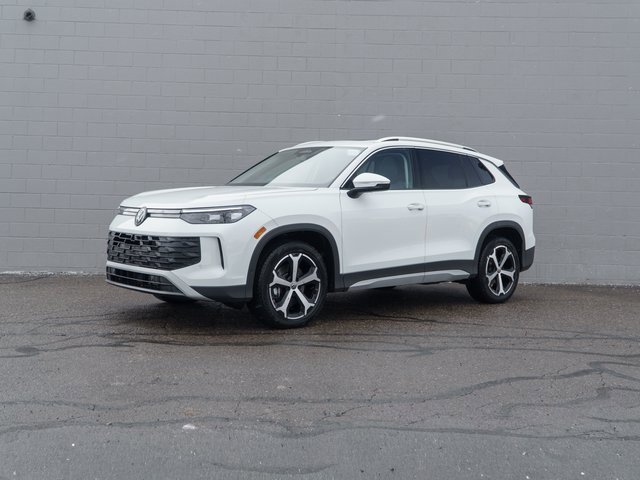 Used 2025 Volkswagen Tiguan SE w/ Panoramic Sunroof Package image 1