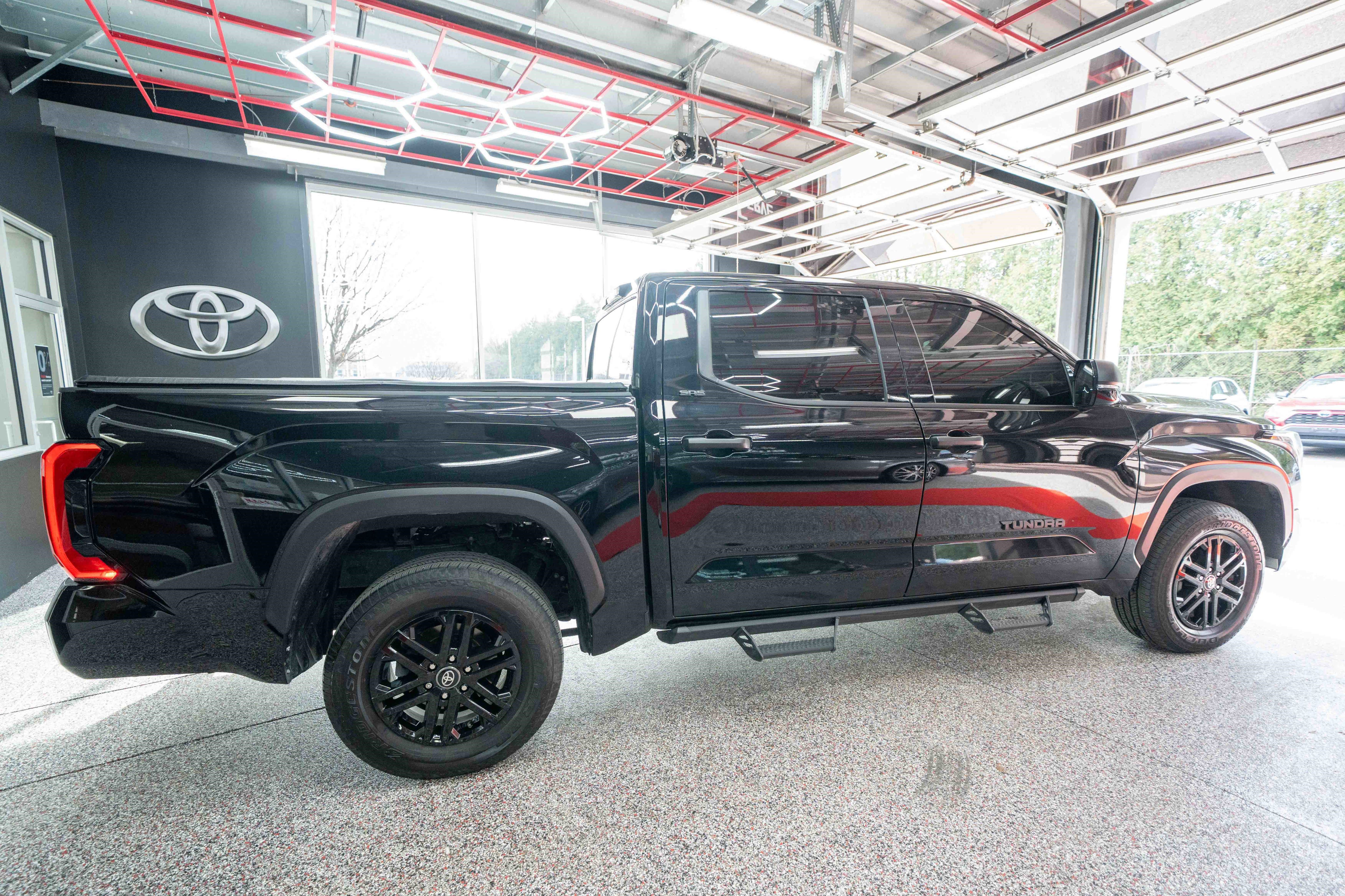 Used 2025 Toyota Tundra SR5 w/ SR5 Convenience Package image 4