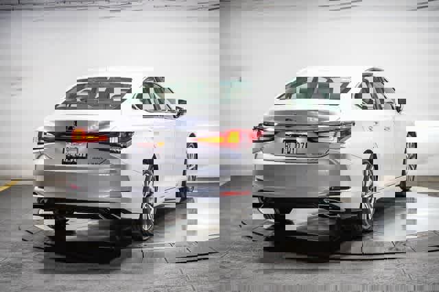 Used 2019 Lexus ES 350 image 4