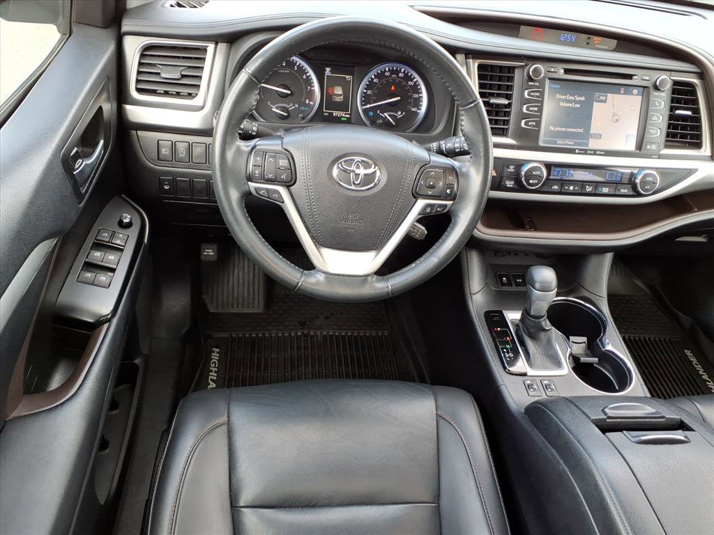 Used 2019 Toyota Highlander XLE AWD/4WD image 7