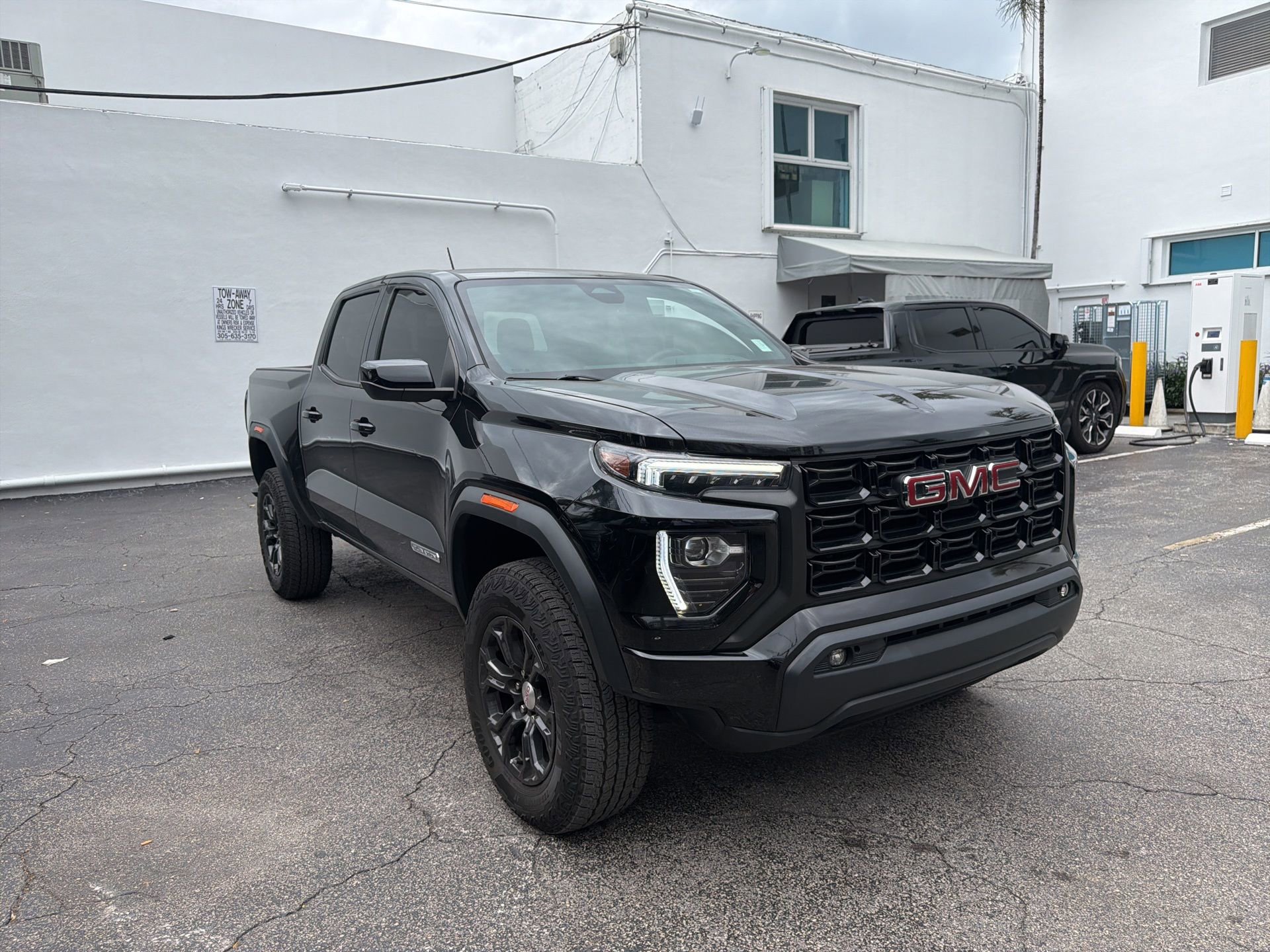 Used 2023 GMC Canyon Elevation w/ Convenience Package RWD image 3