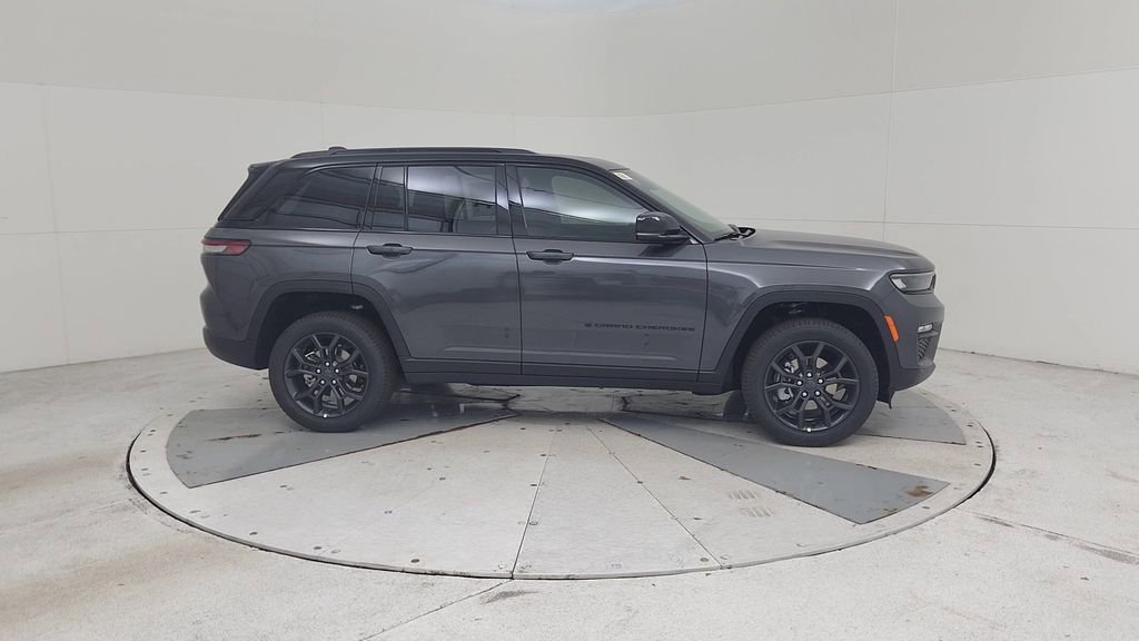 New 2025 Jeep Grand Cherokee Limited image 17