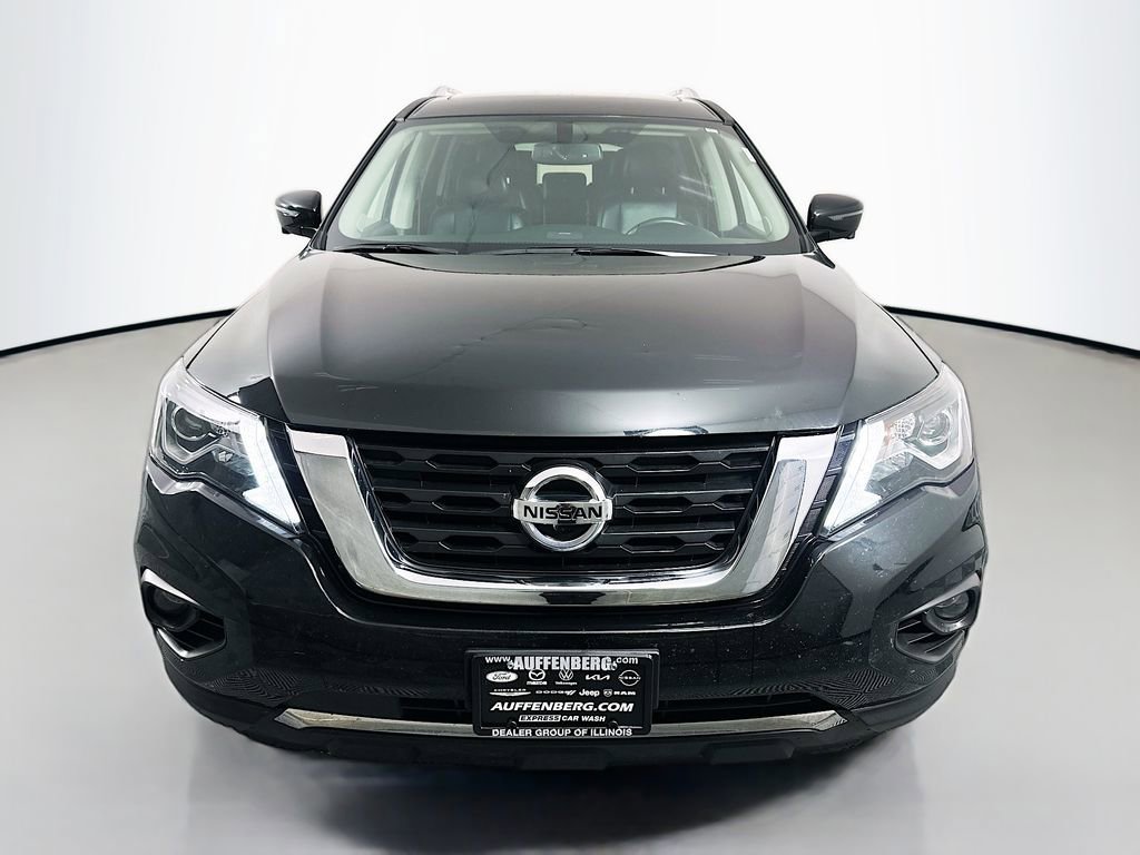 Used 2019 Nissan Pathfinder Platinum image 2