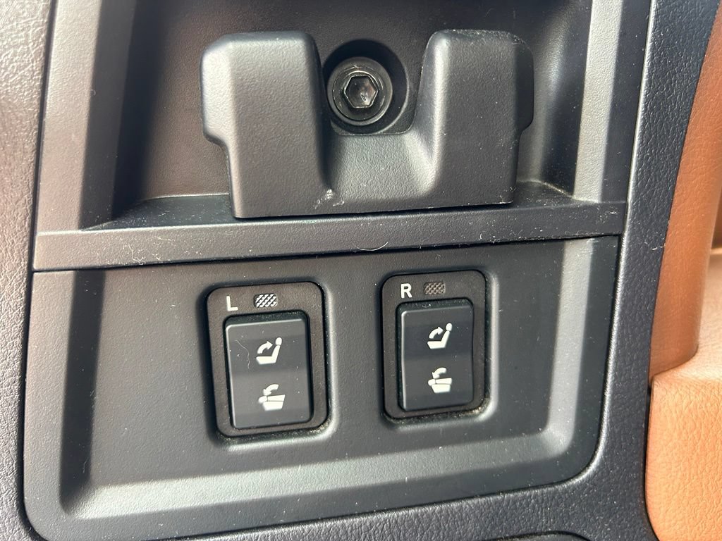 Used 2022 Toyota Sequoia Platinum AWD/4WD image 49