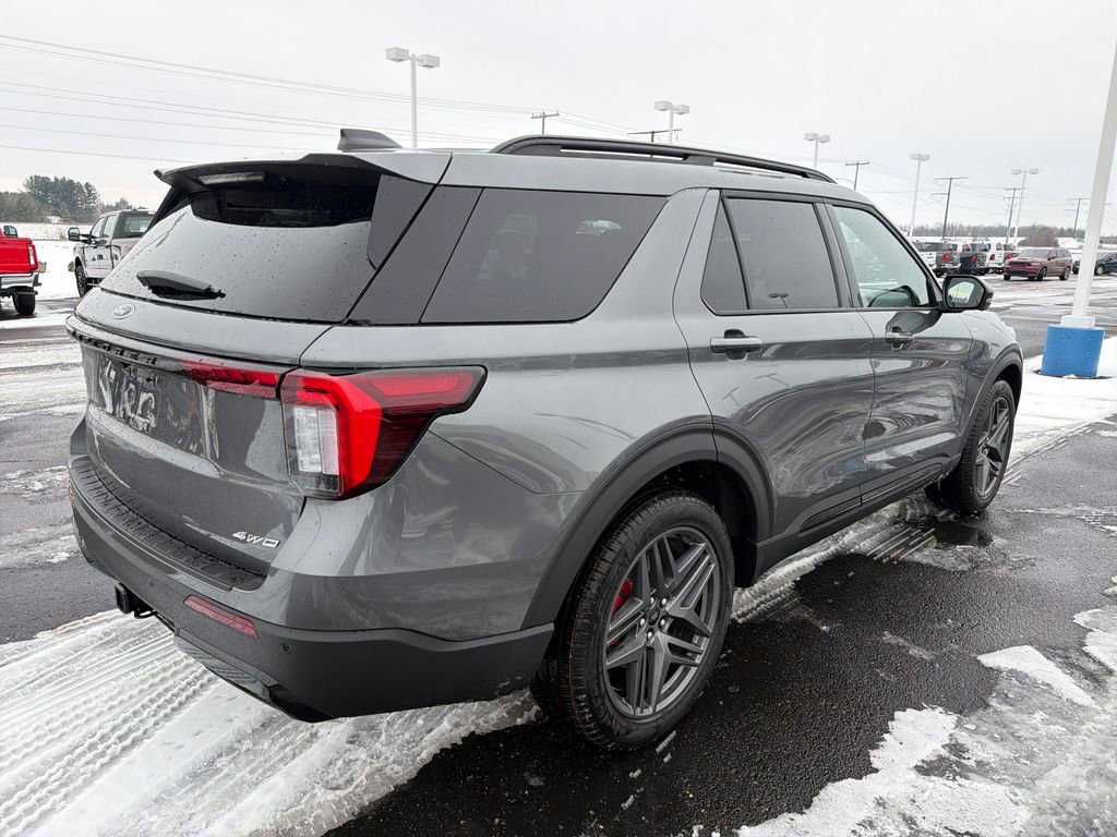 New 2026 Ford Explorer ST-Line w/ ST-Line Street Pack image 5