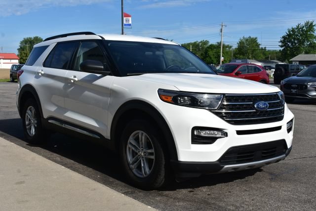 Used 2023 Ford Explorer XLT w/ Equipment Group 202A AWD/4WD image 11
