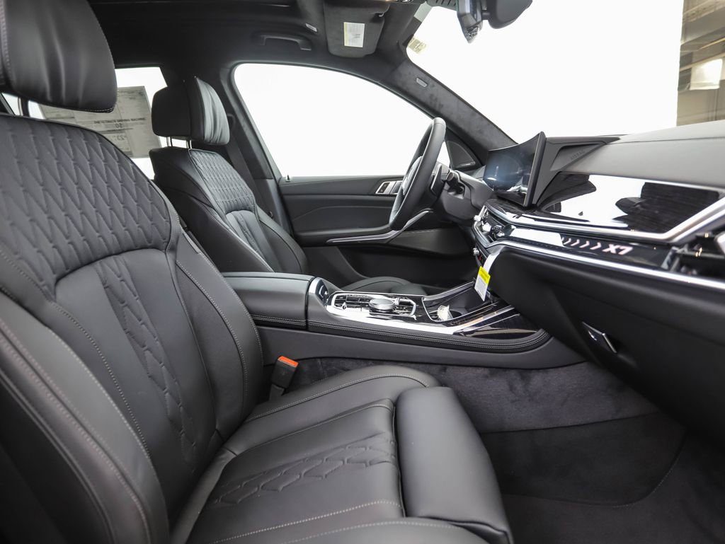 Used 2026 BMW X7 xDrive40i w/ M Sport Package image 39