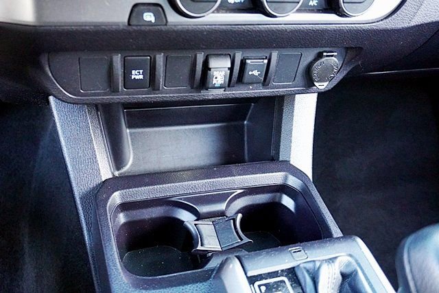Used 2022 Toyota Tacoma SR5 RWD image 30