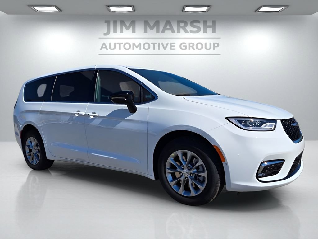 New 2026 Chrysler Pacifica Select image 1