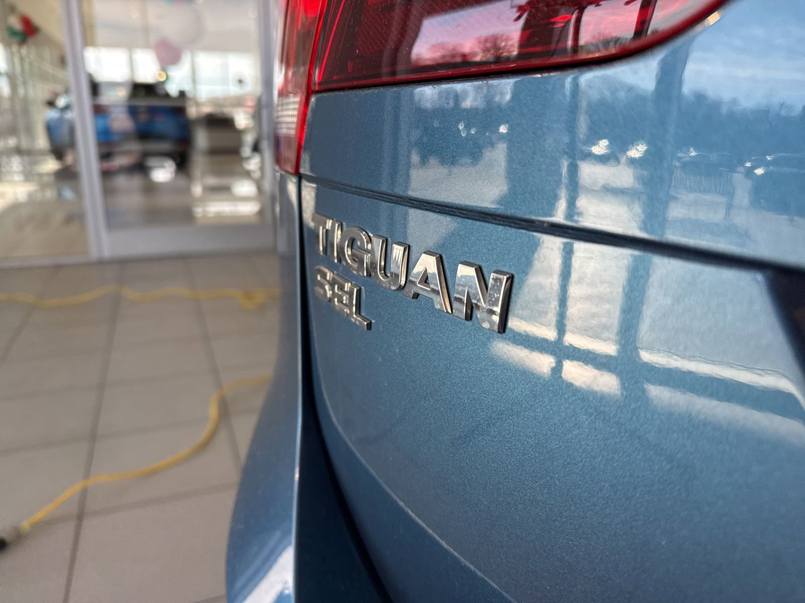 Used 2020 Volkswagen Tiguan SEL w/ 3rd Row Seat Package image 10