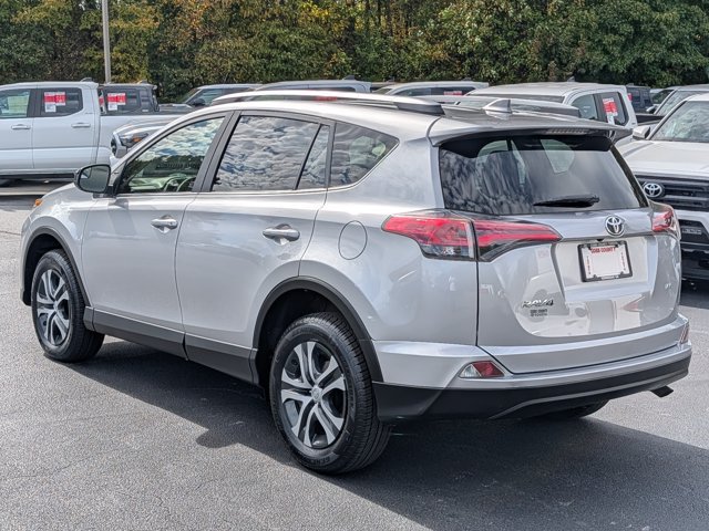 Used 2018 Toyota RAV4 LE FWD image 5