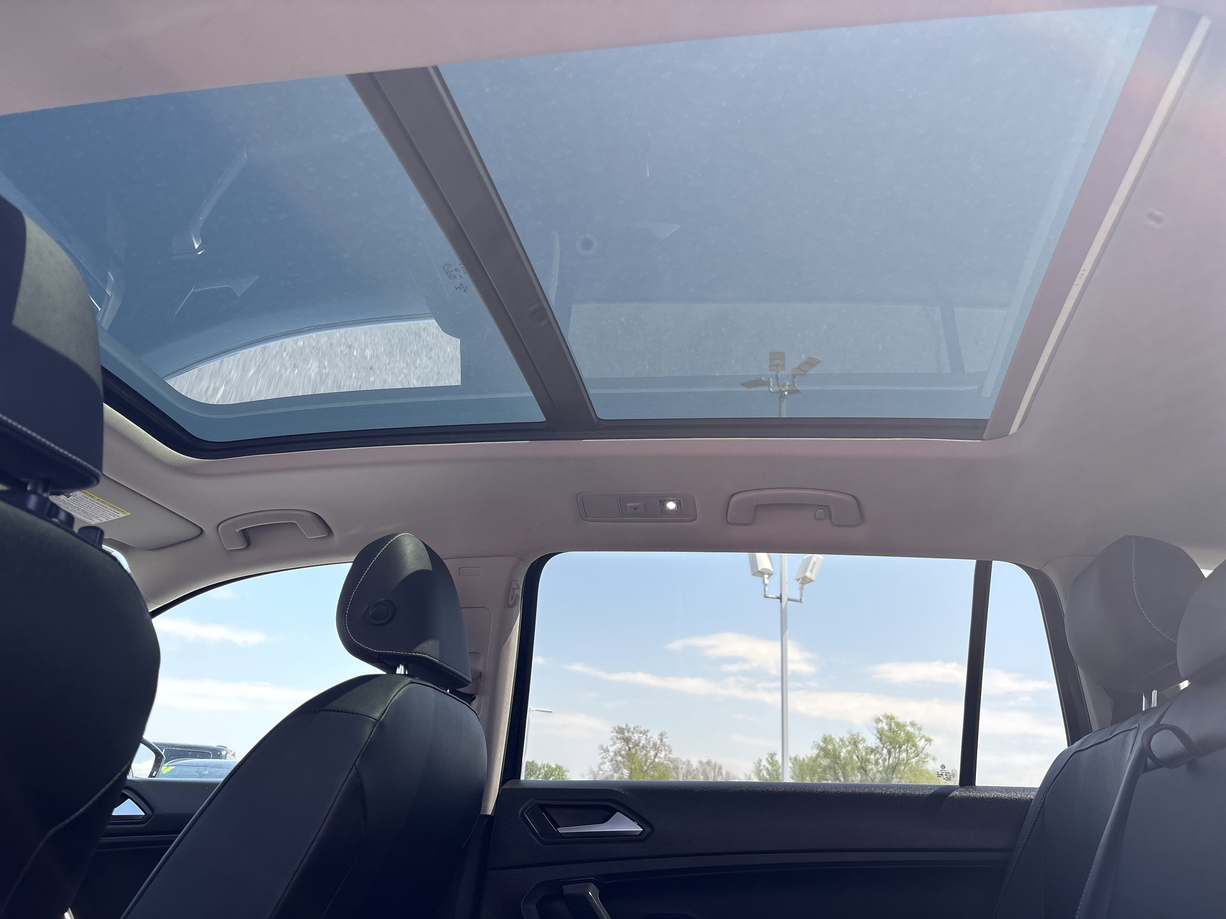 Used 2021 Volkswagen Tiguan SEL w/ 3rd Row Seat Package AWD/4WD image 22