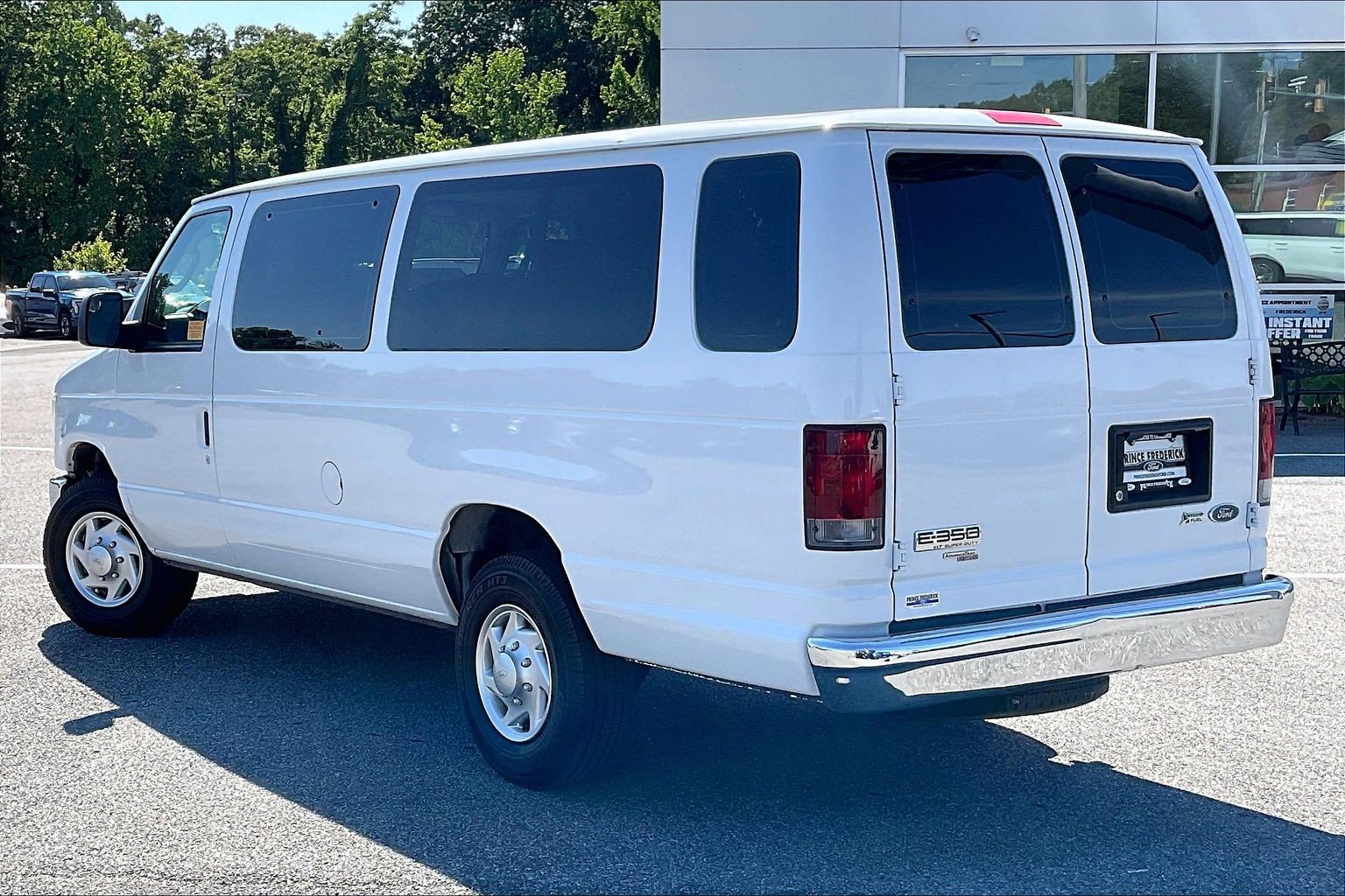 Used 2012 Ford E-350 and Econoline 350 XLT RWD image 11
