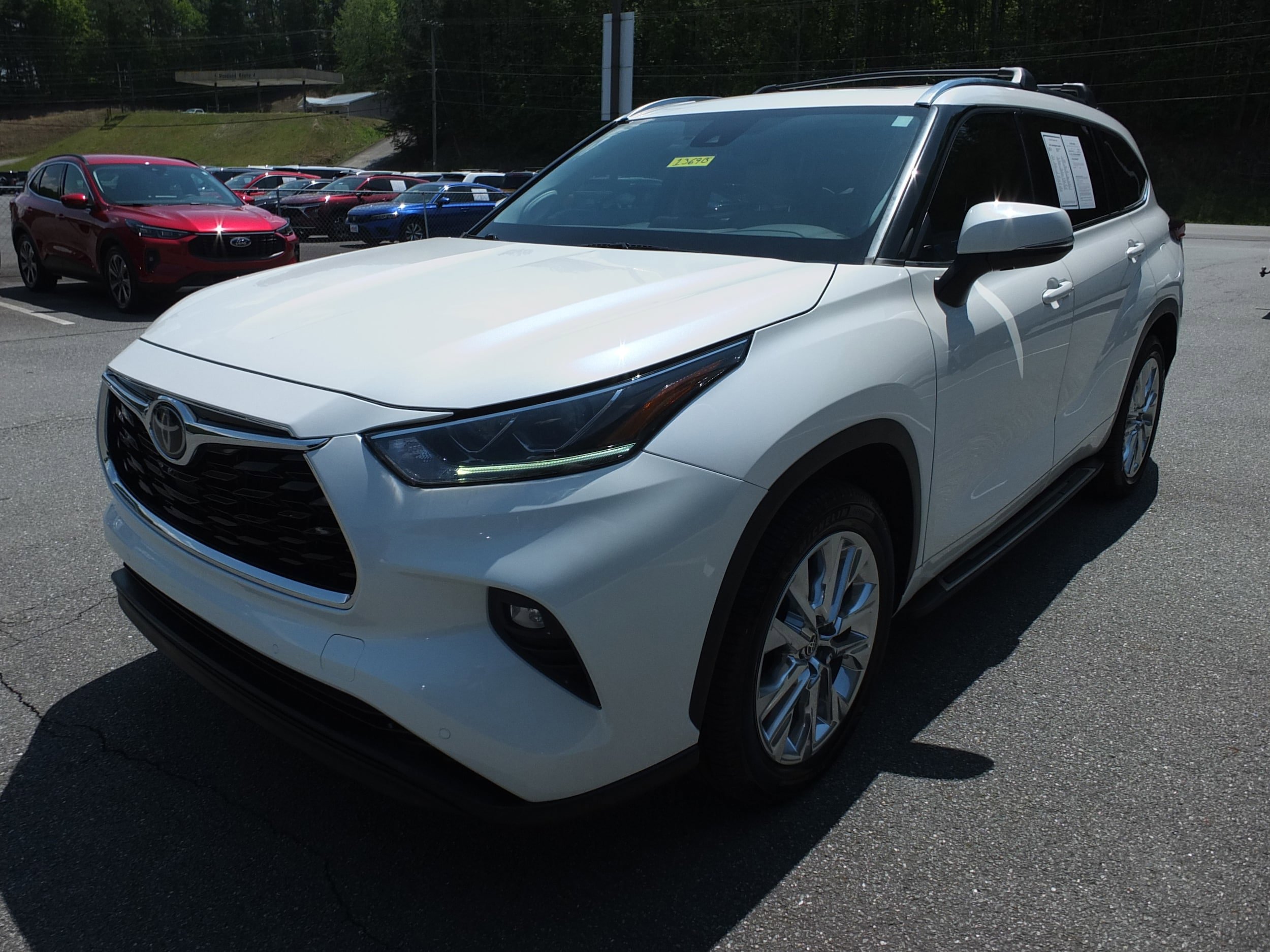 Used 2020 Toyota Highlander Limited FWD image 7