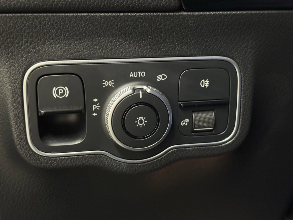 Used 2023 Mercedes-Benz GLA 250 4MATIC image 19