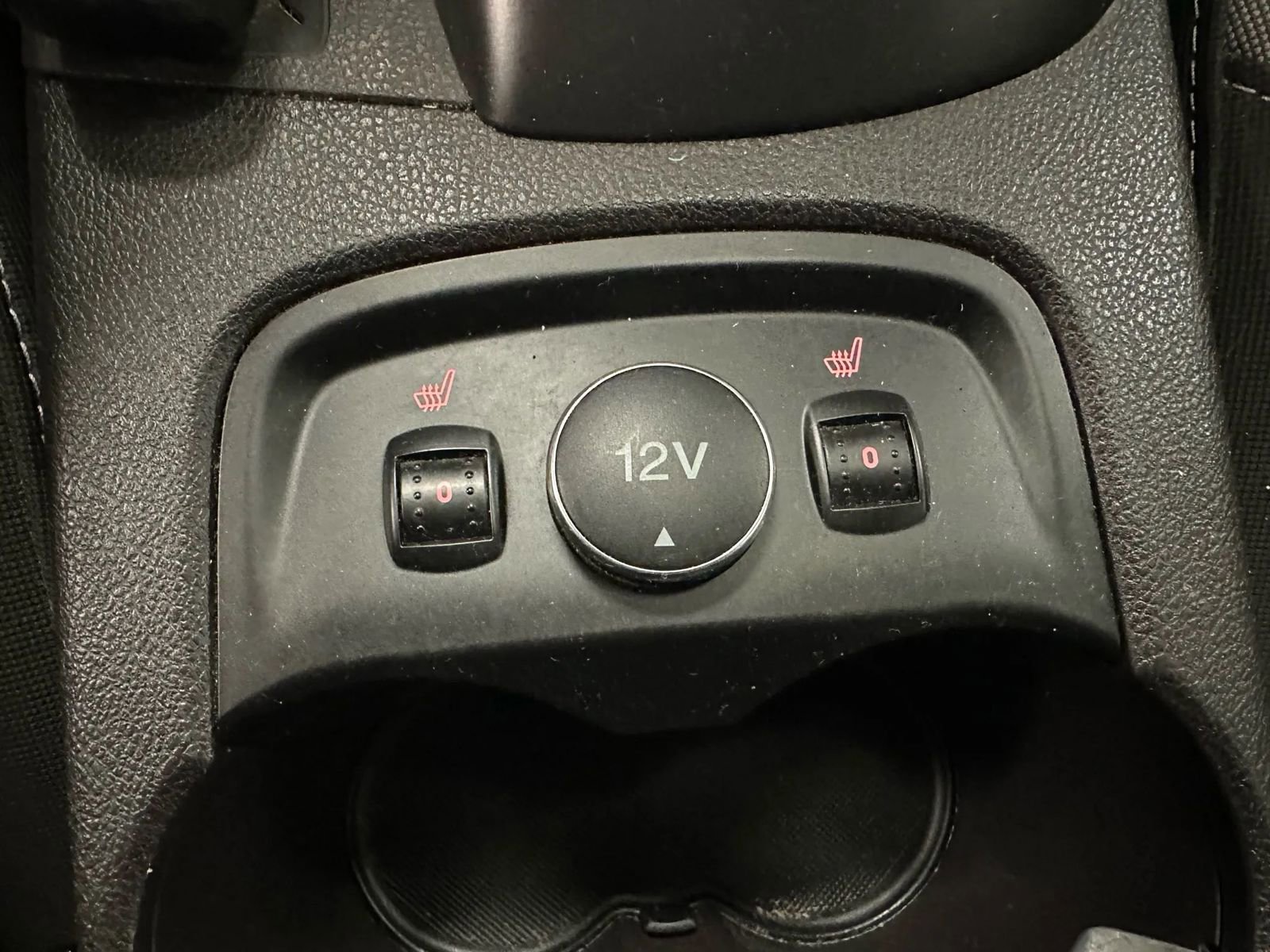 Used 2014 Ford Focus SE w/ SE Sport Package image 27