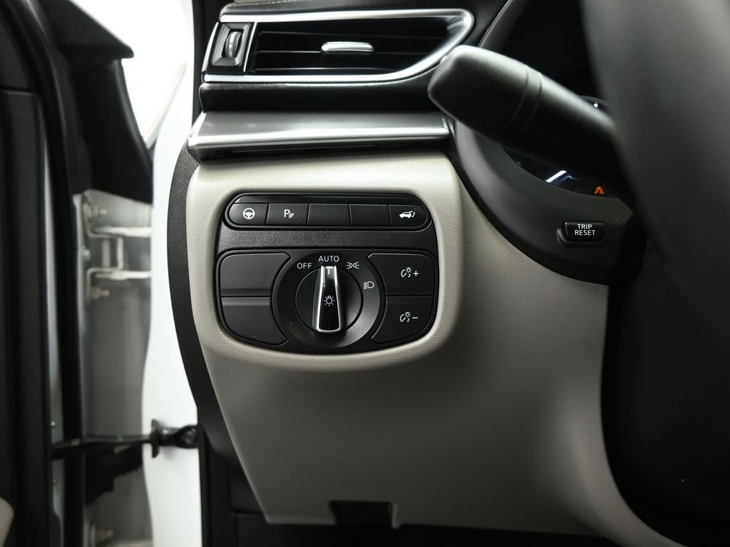 Used 2024 INFINITI QX50 Luxe image 12