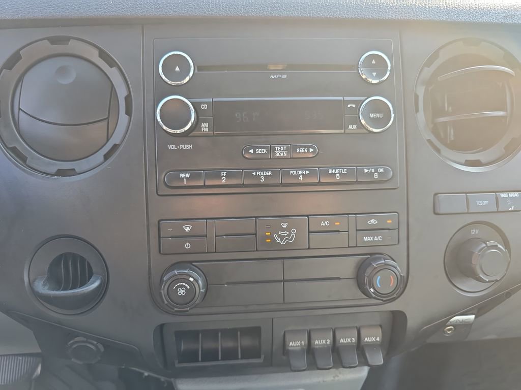 Used 2016 Ford F550 2WD Regular Cab Super Duty image 17