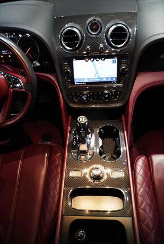 Used 2020 Bentley Bentayga image 16