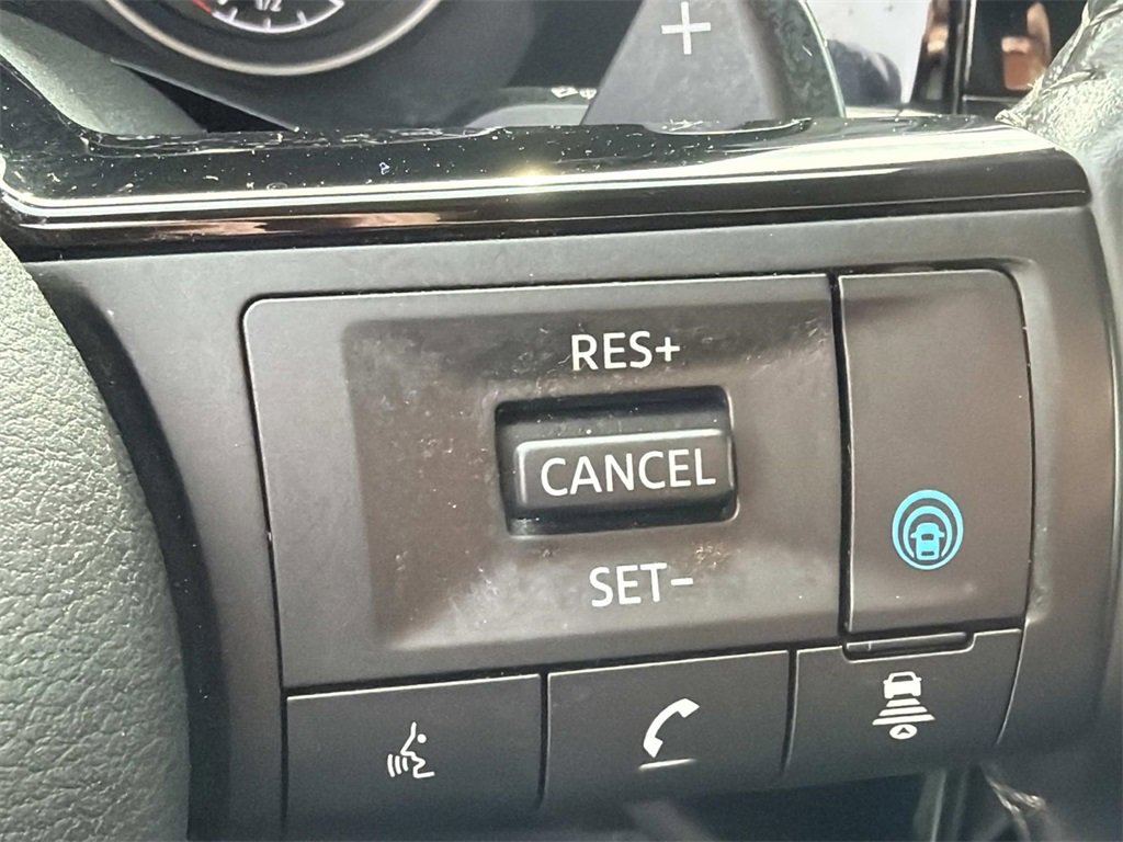 Used 2023 Nissan Pathfinder SL w/ Black Appearance Package image 22