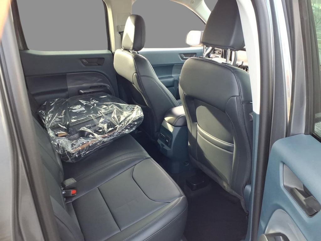 New 2026 Ford Maverick Lariat w/ Black Appearance Package image 11