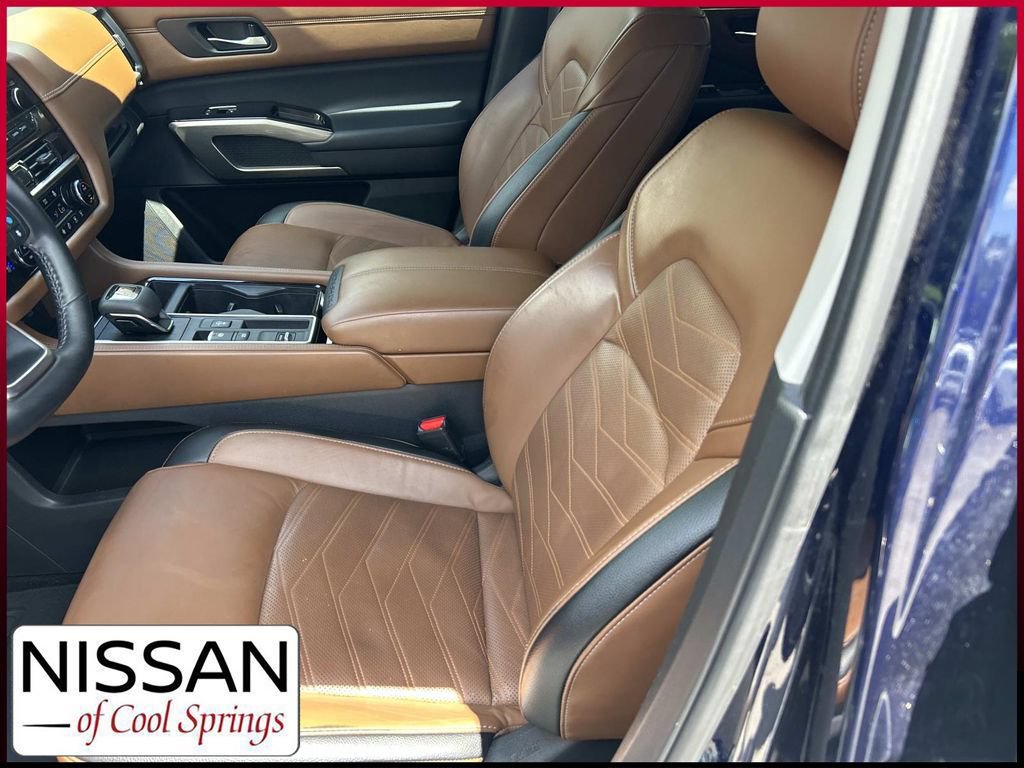 Used 2023 Nissan Pathfinder Platinum FWD image 17