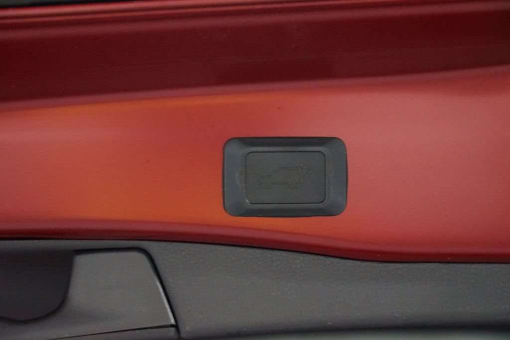 Certified 2022 Toyota RAV4 XLE Premium AWD/4WD image 34
