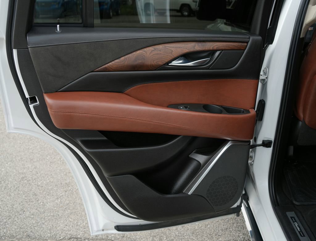 Used 2016 Cadillac Escalade Premium AWD/4WD image 24