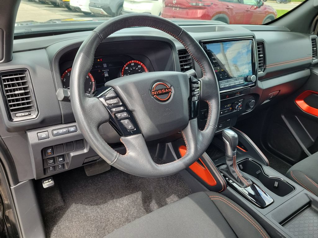 Used 2022 Nissan Frontier PRO-4X w/ Technology Package AWD/4WD image 13