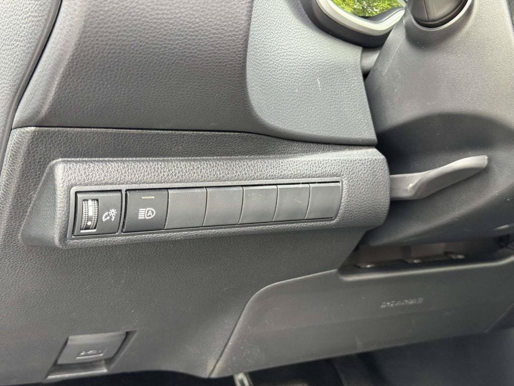 Used 2024 Toyota Corolla XSE FWD image 9