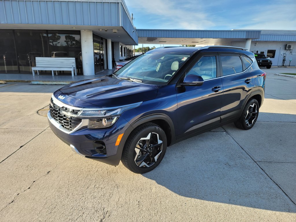Used 2024 Kia Seltos EX AWD/4WD image 1