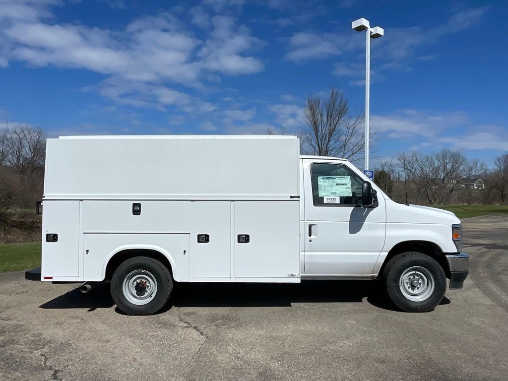 New 2026 Ford E-350 and Econoline 350 Super Duty w/ Power Equipment Group image 2
